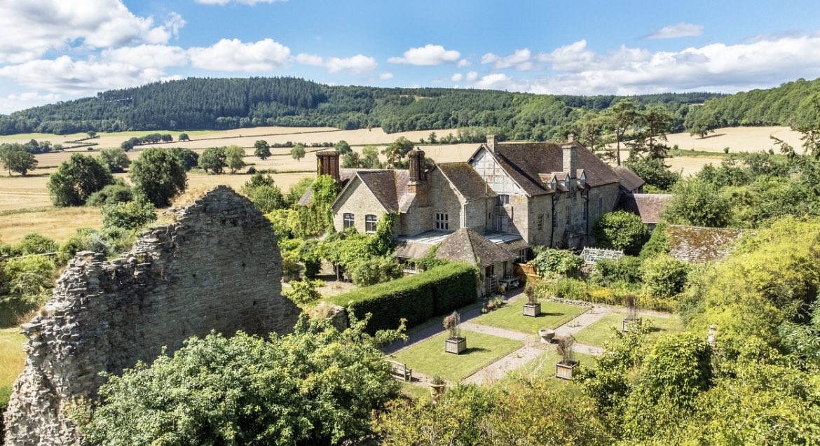 Carol Challis tweet media