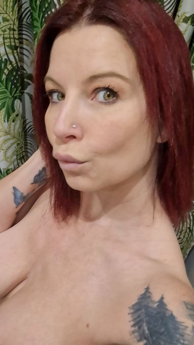 Bonne semaine les loulous, plein de bisous 💋💋💋 https://t.co/5WWC4BBygY