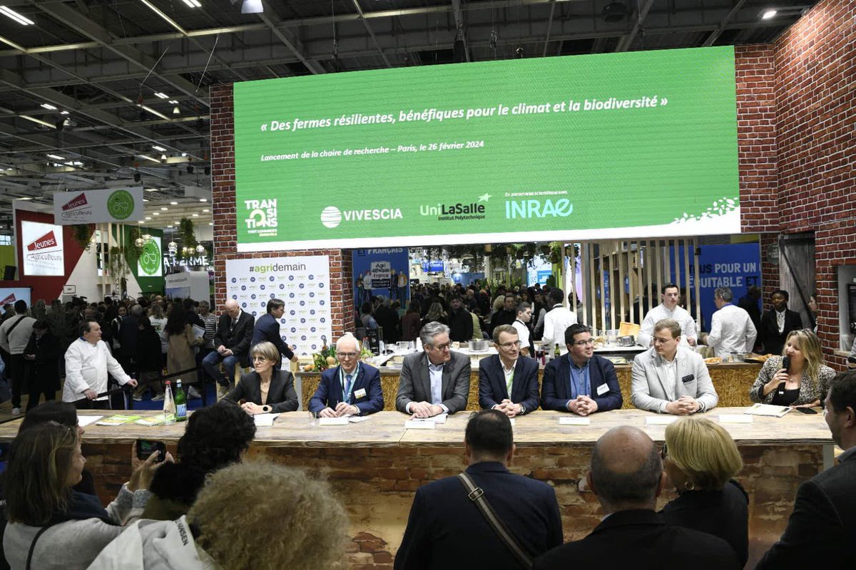 #SIA2024 Lancement de la chaire de recherche avec <a href="/UniLaSalle_fr/">UniLaSalle</a> « des fermes résilientes, bénéfiques pour le climat et la biodiversité » en présence de <a href="/ChristophBuren/">Christoph Büren</a>, Président de VIVESCIA, Philippe Choquet, directeur général d’UniLaSalle et de <a href="/ChristianHuygh1/">Christian Huyghe</a>, directeur