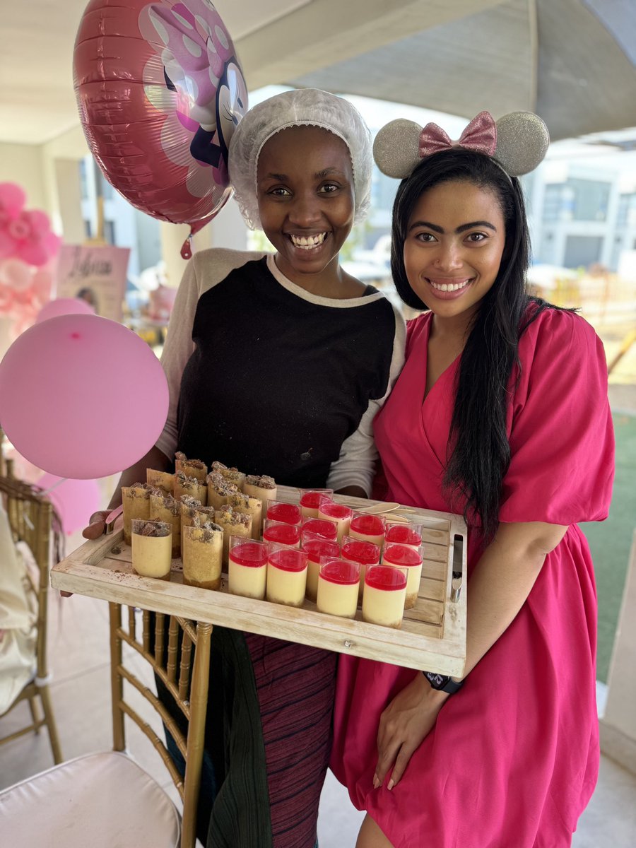MsBunny's tweet photo. Believe the hype….. Party spread. 🙏🏾❤️
#partyspread #Birthdaytreats #FoodisLove #Lovelanguage #LiveLoveEat #Catering #Lovelanguage https://t.co/Qg9lHdQBvH