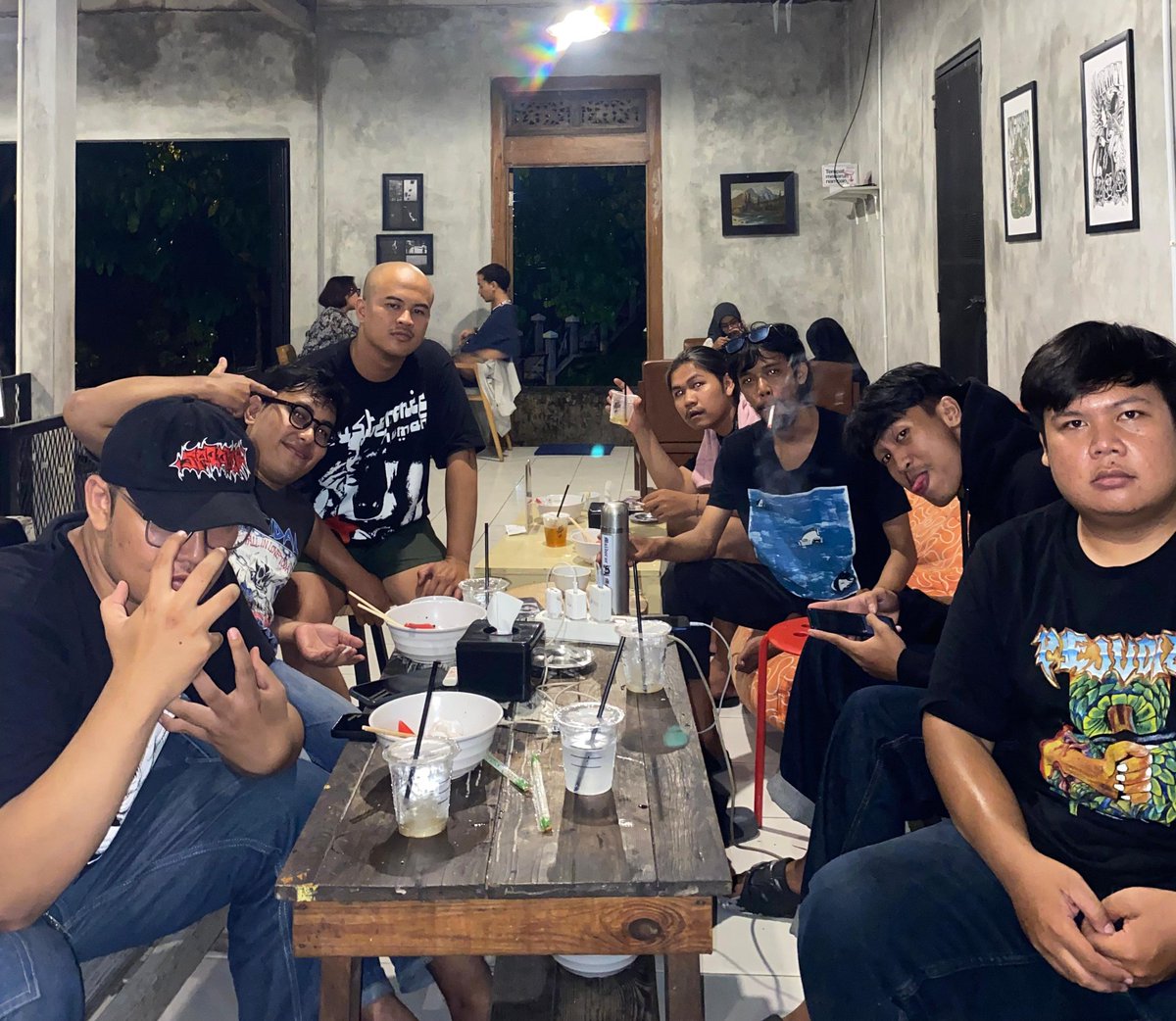 Komunitas band2an hanya kedok untuk mampir ngalor-ngidul.