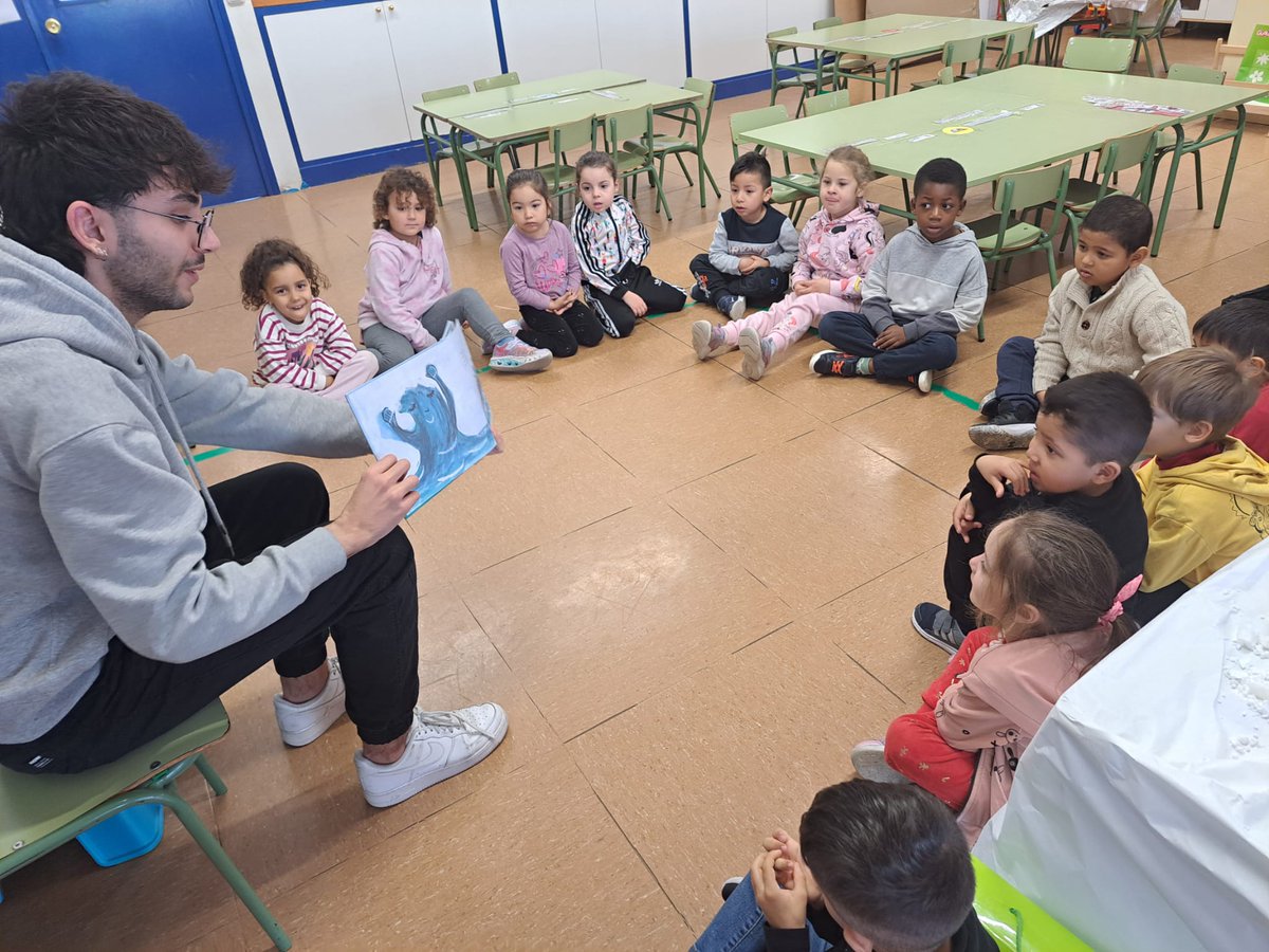 🎨EVA ARMISEN🎨
Este es el resultado del pequeño proyecto artístico sobre la autora aragonesa <a href="/EvaArmisen/">Eva Armisen</a> que hemos realizado en nuestra clase de 2º de #EducacionInfantil ¡Gracias Raúl por ayudarnos! #LaEstrellaEsMiCole