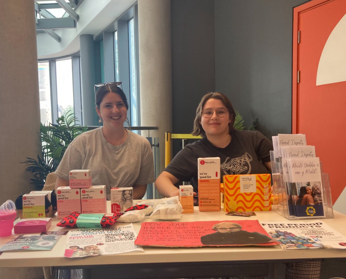 Hubs across Cardiff and many in wider Wales have free period products. We’re working on expanding this. TB to volunteers Maddie and Freya giving out products at @cardiff_hub. Great to see rising popularity in reusables when we get them out and people can see how they work.