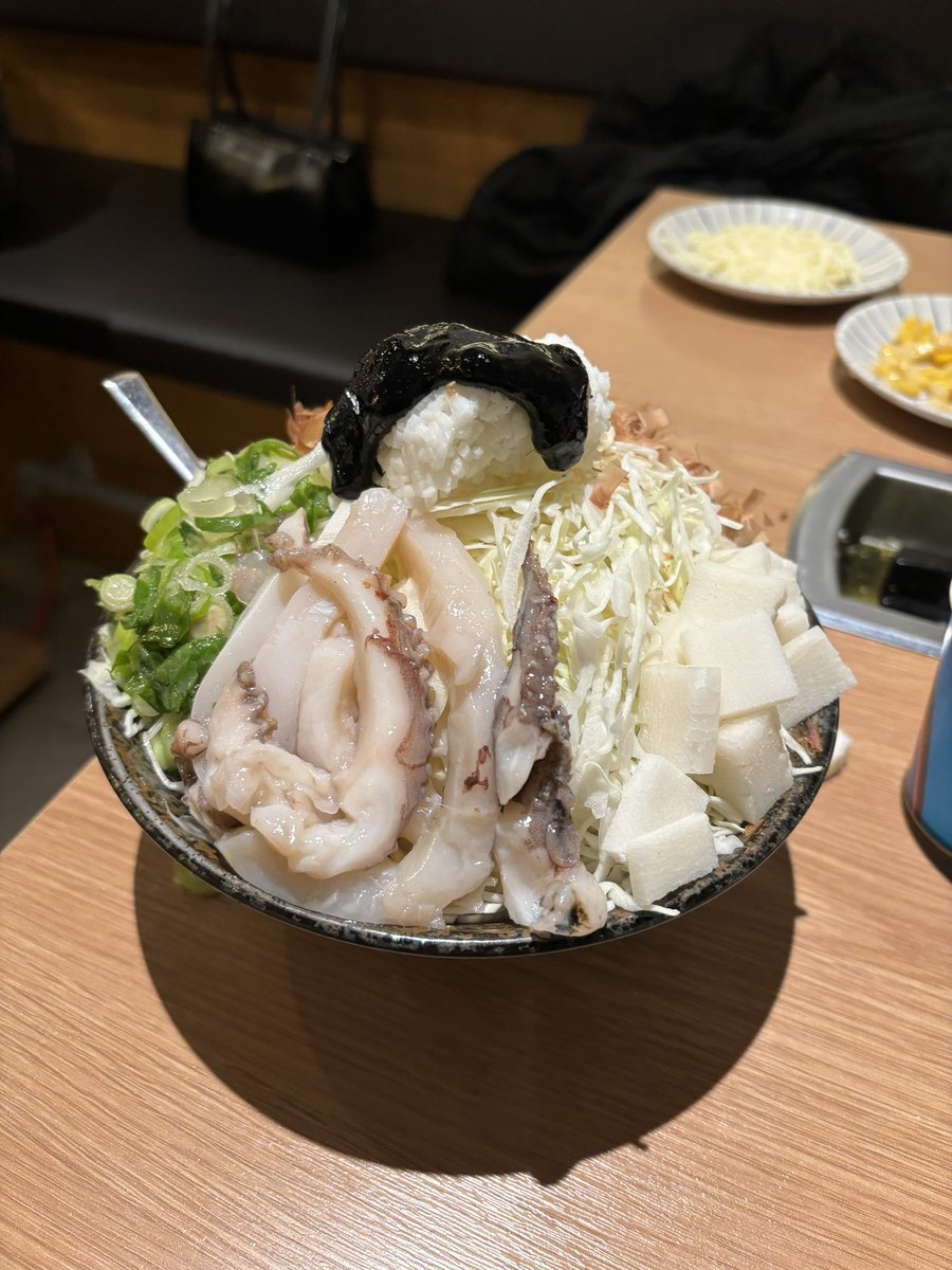 파묘 보고
함부로 파면 안될 거 같은 걸 먹음 ,,