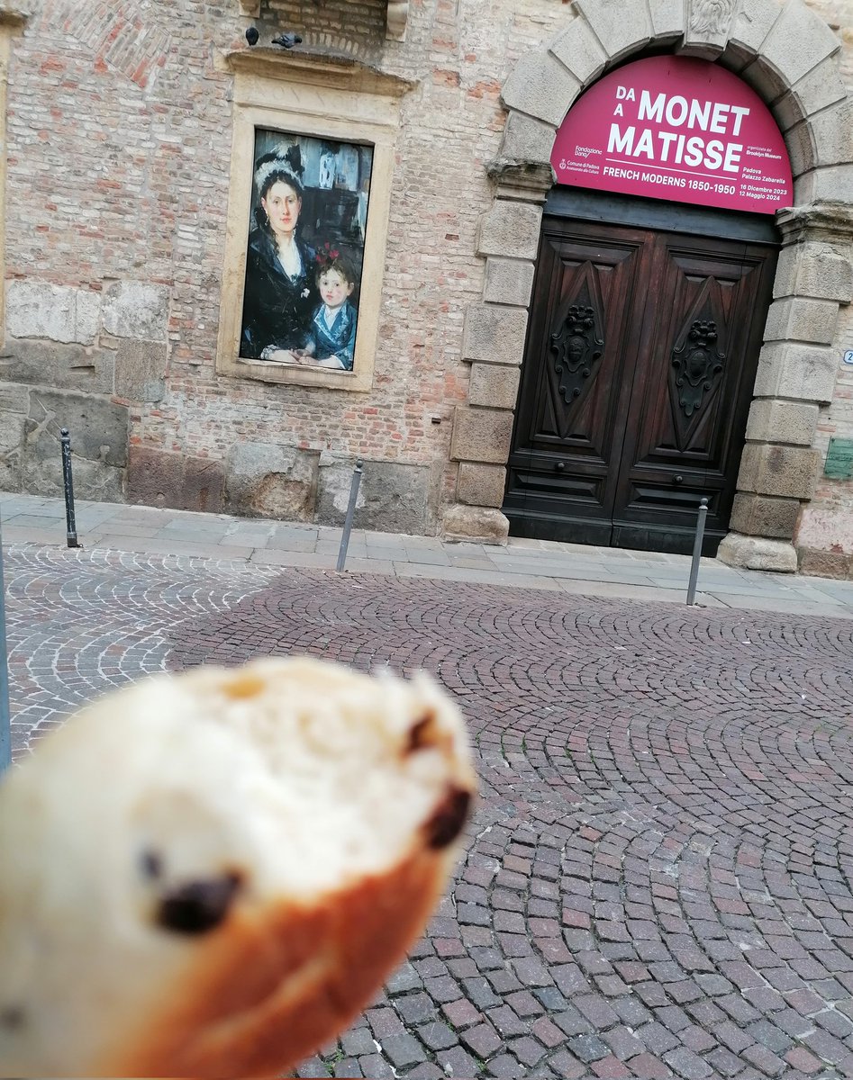 Pain au chocolat e mostra sugli Impressionisti. Ci si costruisce Parigi come si può.