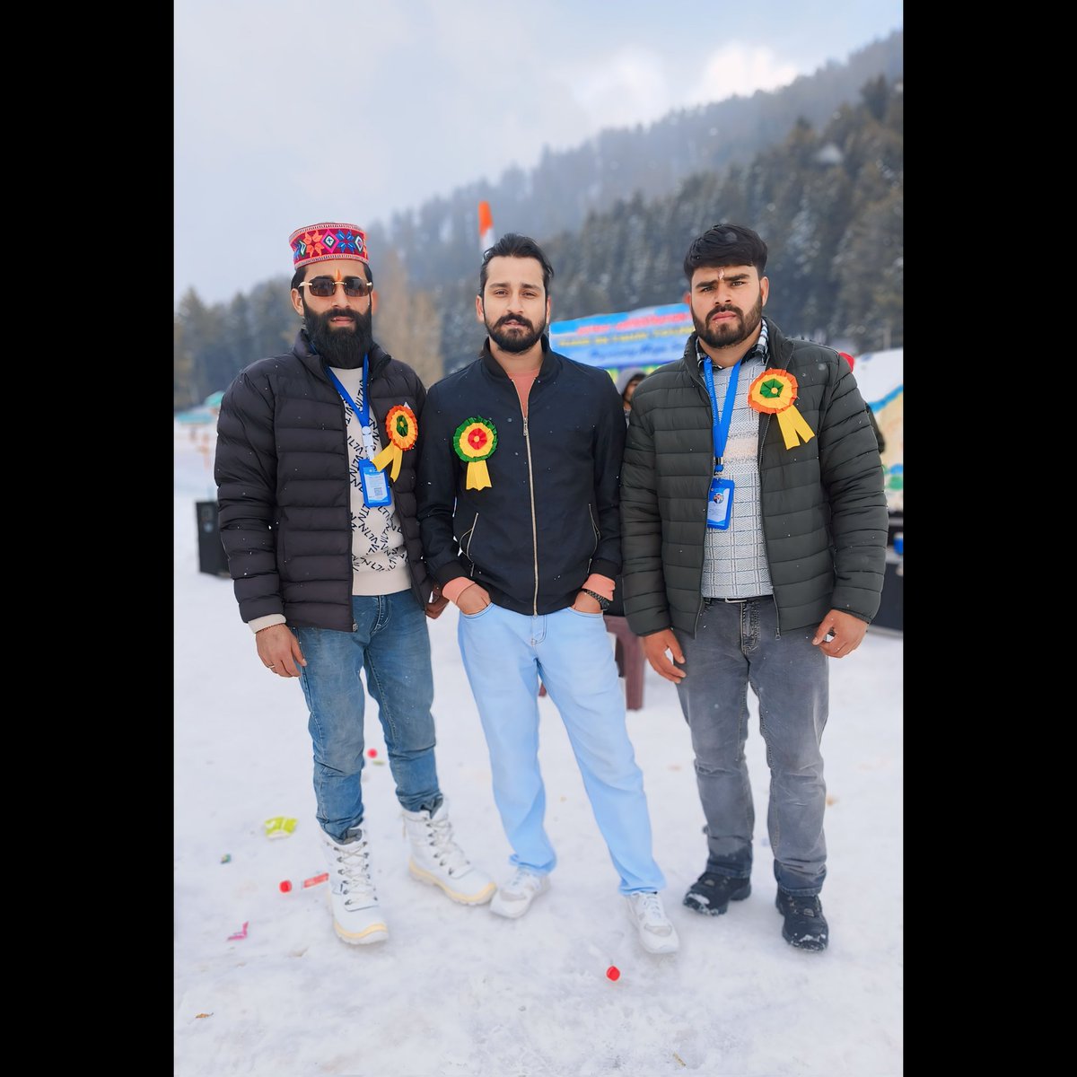 We met with @rjaryan_ ji in the valleys of Lal Draman.🤗