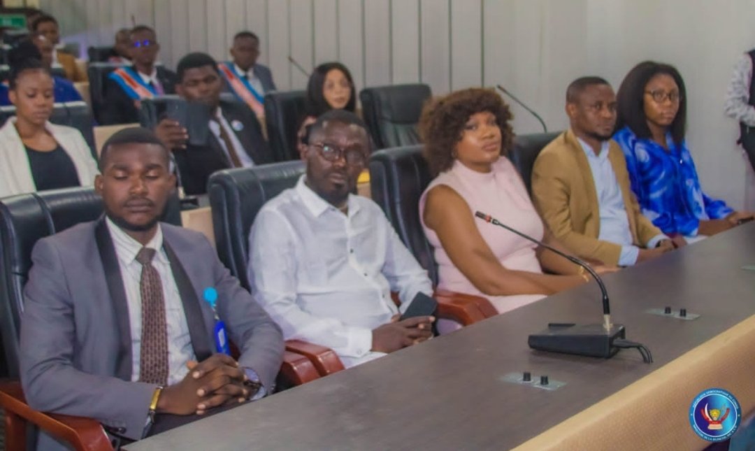 BunkuluYves's tweet photo. Lancement des activités du parlement des jeunes de Kinshasa autour du renforcement des capacités des jeunes parlementaires et de l'échange sur le soutien de la jeunesse aux efforts du gouvernement pour la paix à l'est de la RDC et l'attitude à prendre face au Rwanda et la CI https://t.co/hjYzWhYLg3