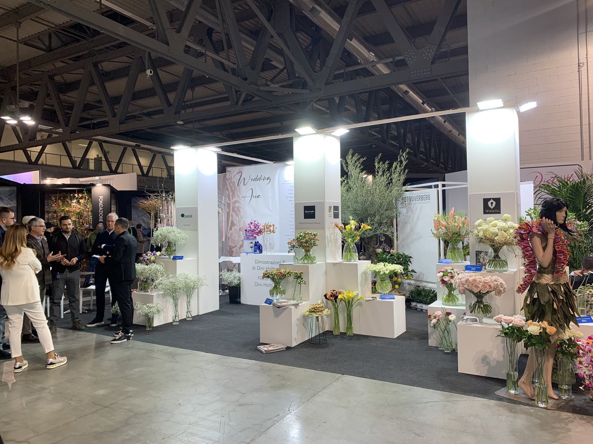 1/3🪴Great NL🇳🇱participation at <a href="/MyplantGarden/">Myplant & Garden</a> Milano🇮🇹 last week! Good to catch up with all the companies and with IT contacts on the exhibition floor and at our network event, hosted by our new Agricultural Counselor Hayo Haanstra, starting soon in Rome <a href="/NLinItaly/">Ambasciata e Consolato dei Paesi Bassi in Italia</a> <a href="/AgroBericht/">AgroberichtenBuitenland</a>