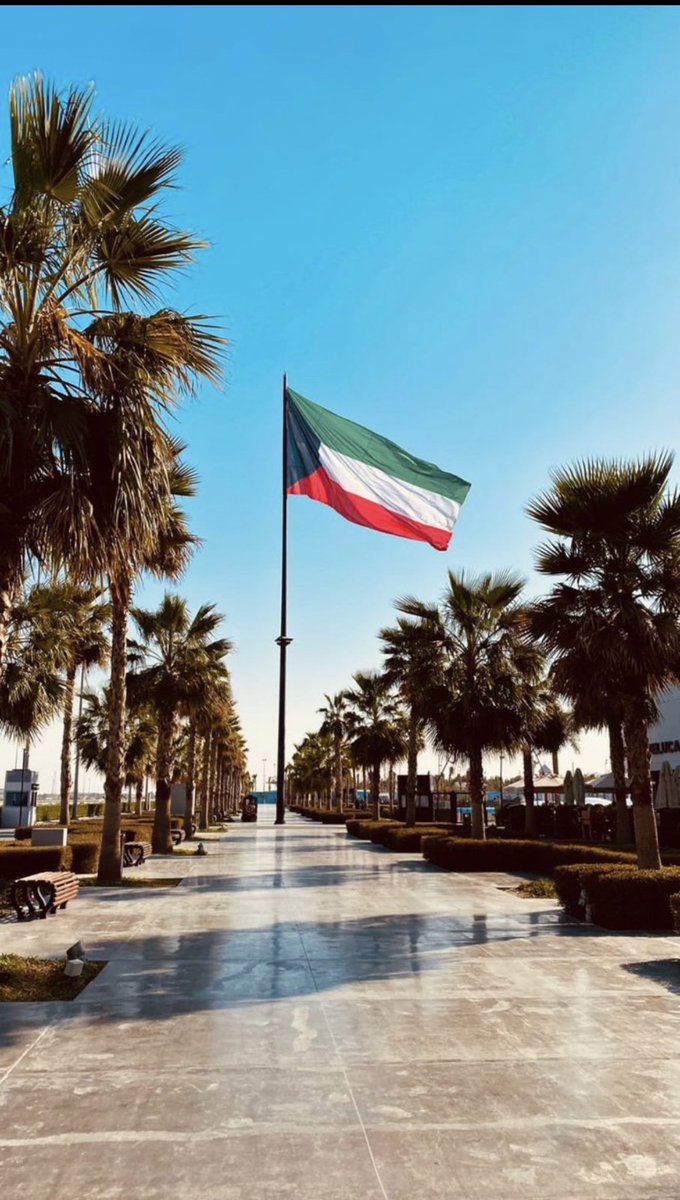 ﴿رَبِّ اجْعَلْ هَذَا الْبَلَدَ آمِنًا﴾ 🇰🇼 

#العيد_الوطني_الكويتي
 #يوم_التحرير 
 #حبنا_كله_للكويت