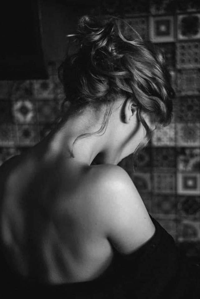 "La convinzione è il pane di colui che non  vuole guardare,
ma pensa di  vedere..."

#UnaVoceIncerta  su #VentagliDiParole