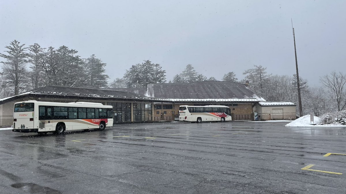 nogibus46's tweet photo. 連休は日帰りで日光へ。
雪と風でなかなかの悪天候でしたが、東武バス日光さんに1日お世話になりました。
元スカイツリーシャトル、宇都宮ナンバーになっても「634」のままなんですね… https://t.co/yONmlwqczO