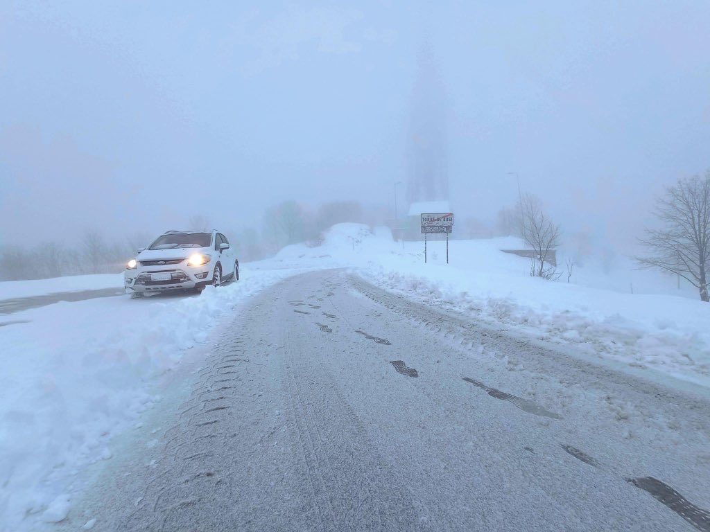 Saluti dal passo di Valcava.