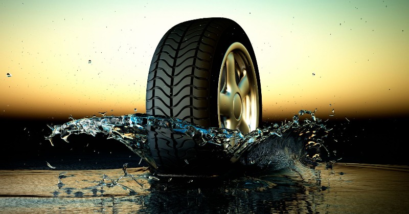 🧐¿Sabes cómo evitar el aquaplaning cuando conduces?

🔴Si la presión de tus neumáticos es un 30% menor a la recomendada, aumentas el riesgo.
🔴No debes conducir con los neumáticos desgastados.
🔴No frenar en los charcos.