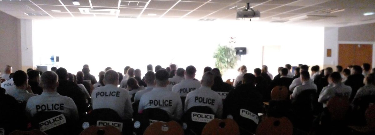 RaidAventureRAO's tweet photo. [#JMPB] Aujourd'hui notre pièce de théâtre JE ME PORTE BIEN, pour sensibiliser sur les #violencesfaitesauxfemmes, est jouée à l'école nationale de @PoliceNationale de #Montbeliard devant les 90 élèves Gardiens de la Paix de la 272ème promotion https://t.co/bZUKF8rGyR