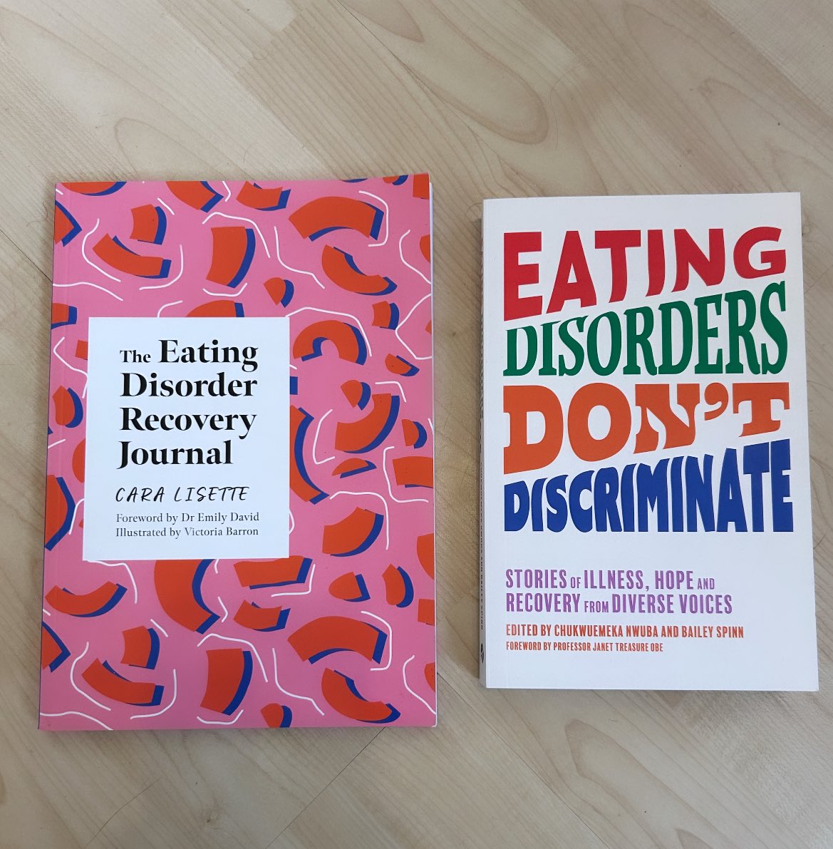 #EatingDisordersAwarenessWeek giveaway!

As usual, I’m giving away a copy of my first book this week, but also a bonus copy of Eating Disorders Don’t Discriminate which is an amazing book to have on your shelf!

Follow me, RT this tweet and tag a friend to enter. UK only 🩷