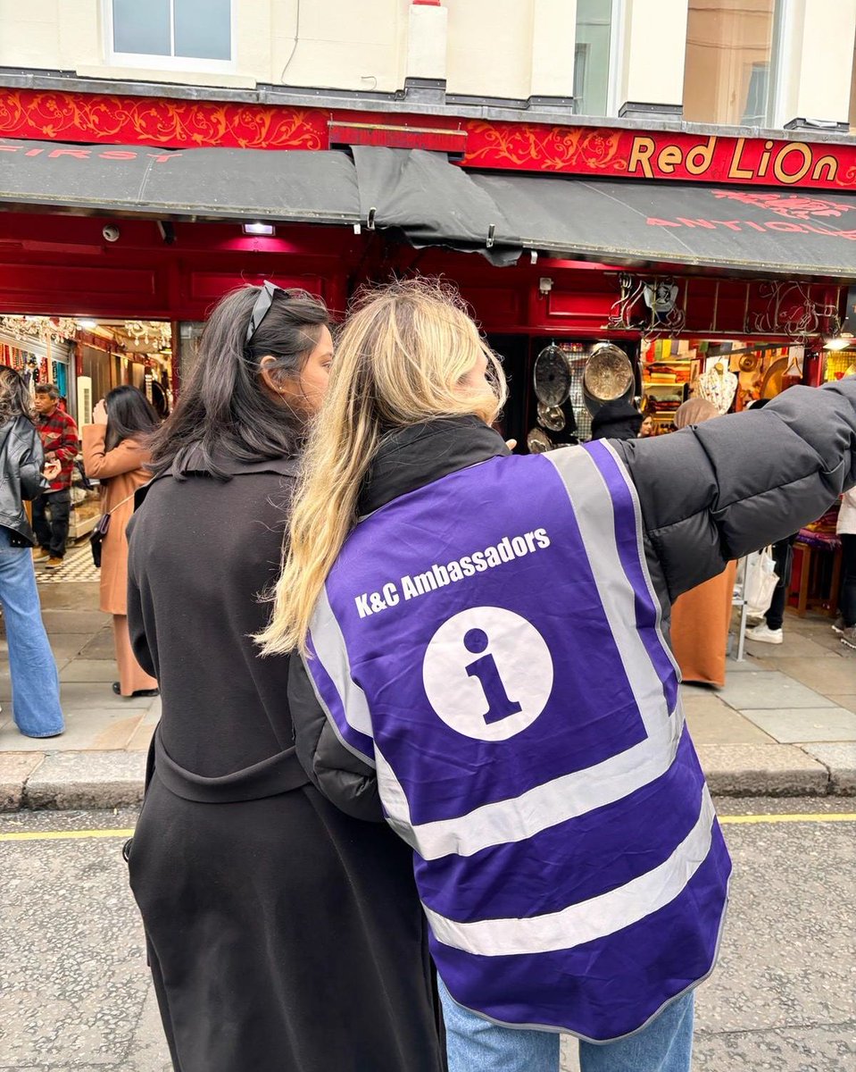 VolCentre_KandC's tweet image. No Saturday looks the same when you are out on #Portobello and #Golborne Road Market #volunteering as a Market Ambassador 😄 🙌 

Learn more about this flexible and fun #volunteering opportunity here: buff.ly/4bNTB46  👏