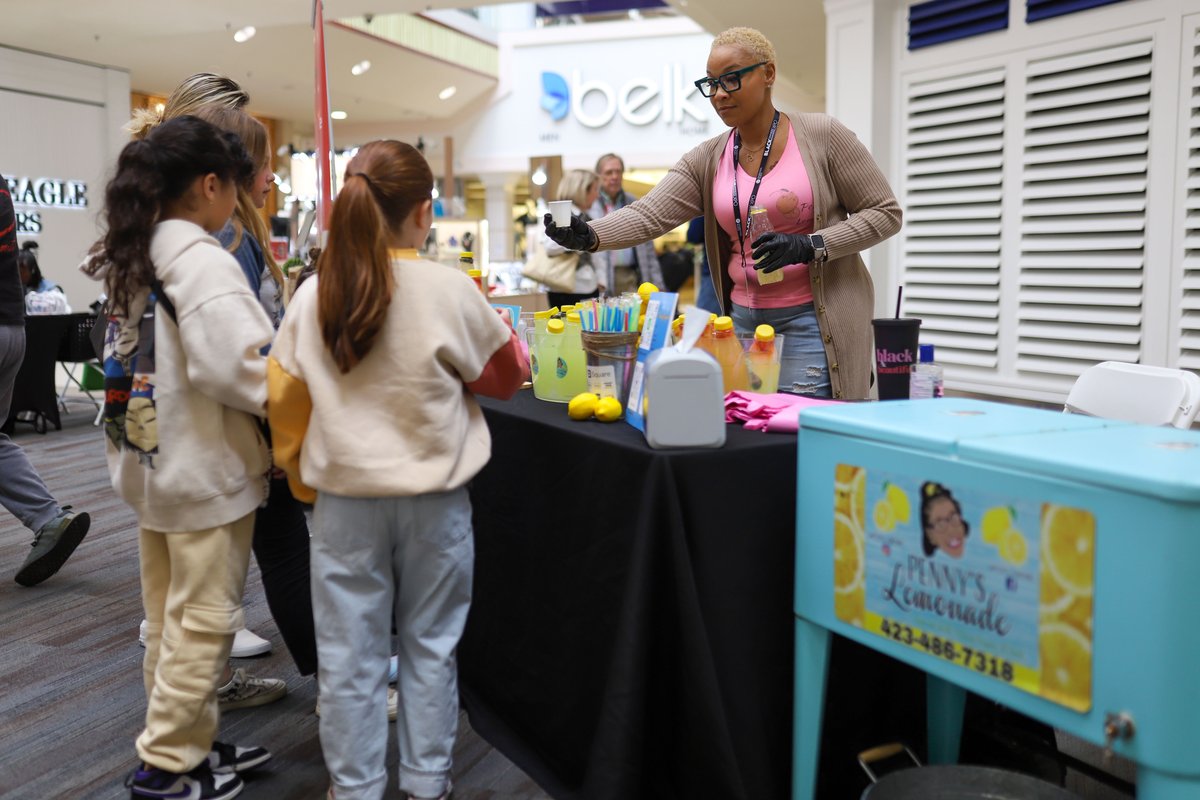 TimesFreePress's tweet photo. Hamilton Place Mall hosted their third annual Black-Owned Business Expo on Saturday, February 24. https://t.co/ug3hsR7f4E