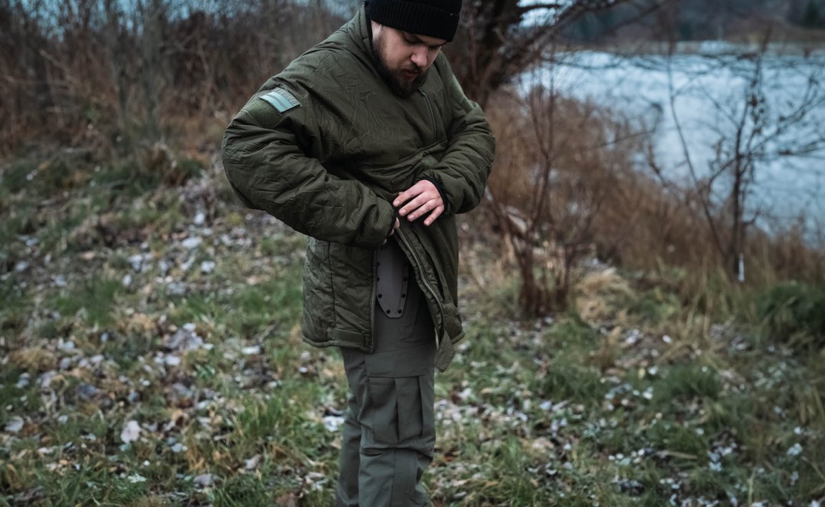 TACTICAL SOFTIE® SMOCK

UK-made insulated smock with side vents allow rapid access to holsters and belt equipment. Experience ultimate warmth with a lined TS1 fabric and exclusive Softie® Premier insulation. Suitable for all activities down to -5°C

snugpak.com/products/tacti…