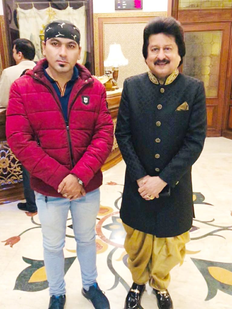 Deepsingh_page3's tweet image. गजलों को एक नई पहचान देने वाली आवाज आज हमेशा के लिए खामोश हो गई-@Pankajkudhas
#GhazalSamrat #Pankajudhas #RestInPeace