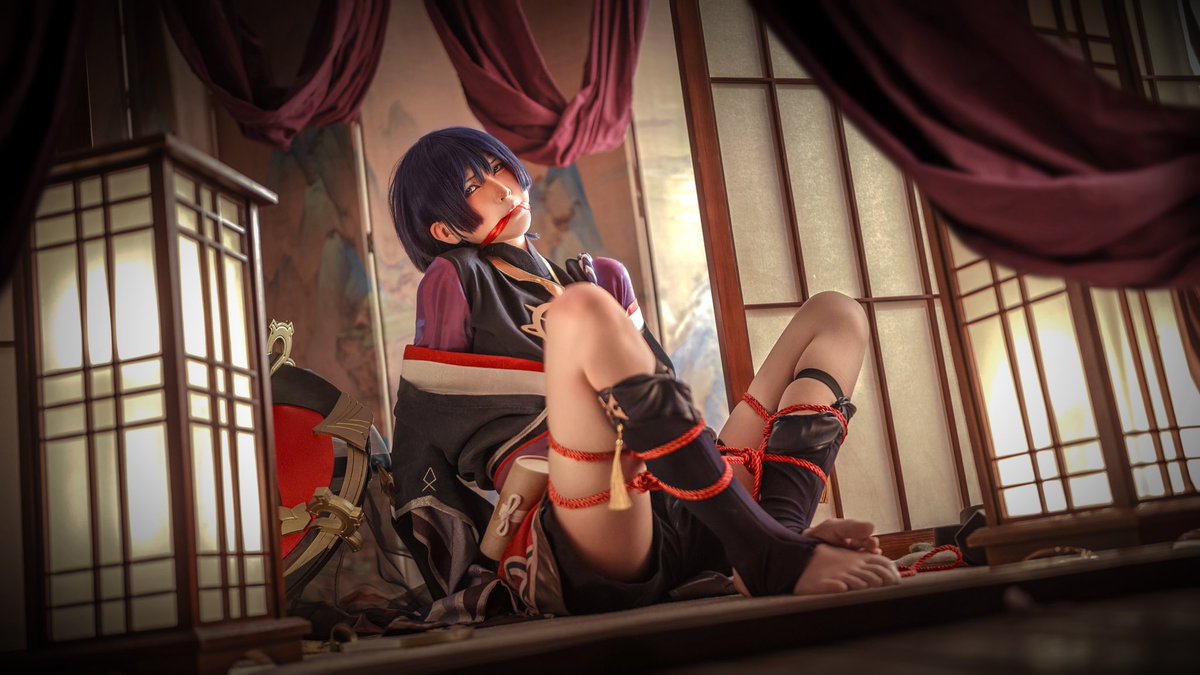 【愚人众-散兵】-缚-
#原神 #散兵 #cos #scaramouchecosplay #scaramouche #脑洞 #捆绑 #束缚 #腐向 #愚人众