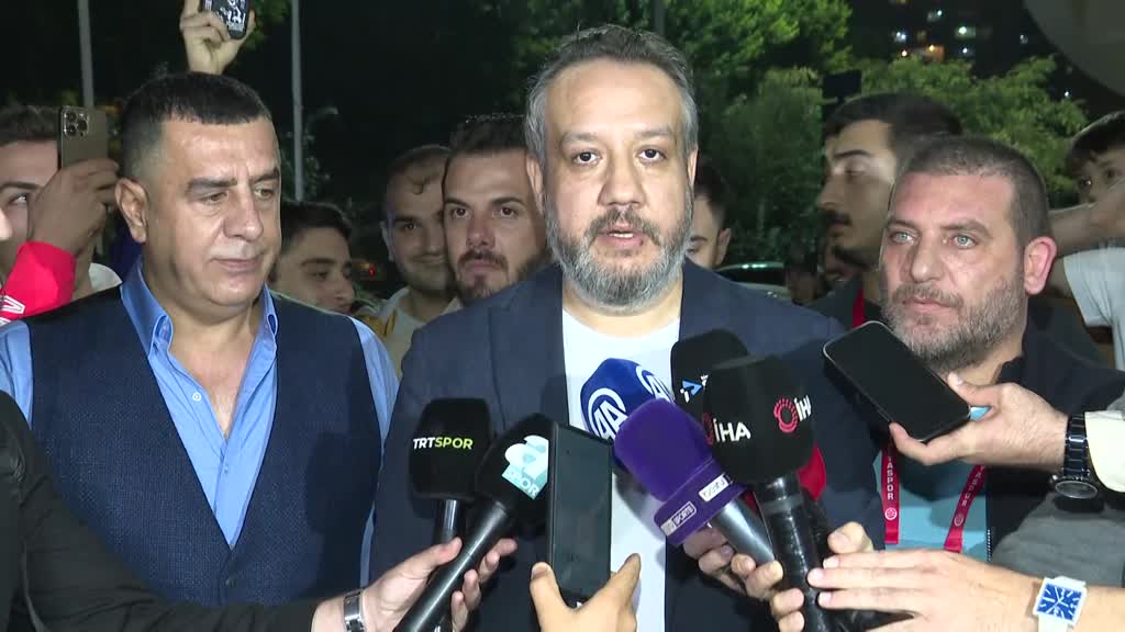 ⚡G.SARAY MAÇI İDDİASI

"ÇOK CİDDİ İSTİHBARATLAR GELİYOR"

- Antalyaspor Başkanı Sinan Boztepe: "Biz her maça puan ve puanlar için çıkıyoruz. Bugün bizim için Galatasaray ile oynamamız fark etmiyor. Önemli olan katledilmememiz. Bugün korkum bu. Bize çok ciddi istihbaratlar