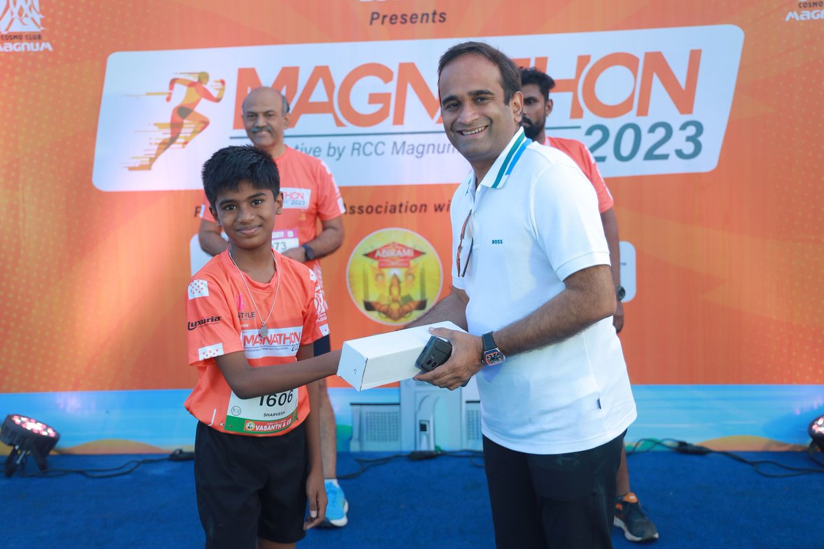 SharveshChamp's tweet image. 3rd Magnathon 2024 category 1.5km First prize winner
Only The Years Were Changing But My Success Continued.....🏃
#Champsharvesh #littlechamp #globalprodigy #younghero #TNsports #followers #SairamSchool #marathon #highlights 
#magnathon2023 #marathon  #marathontraining