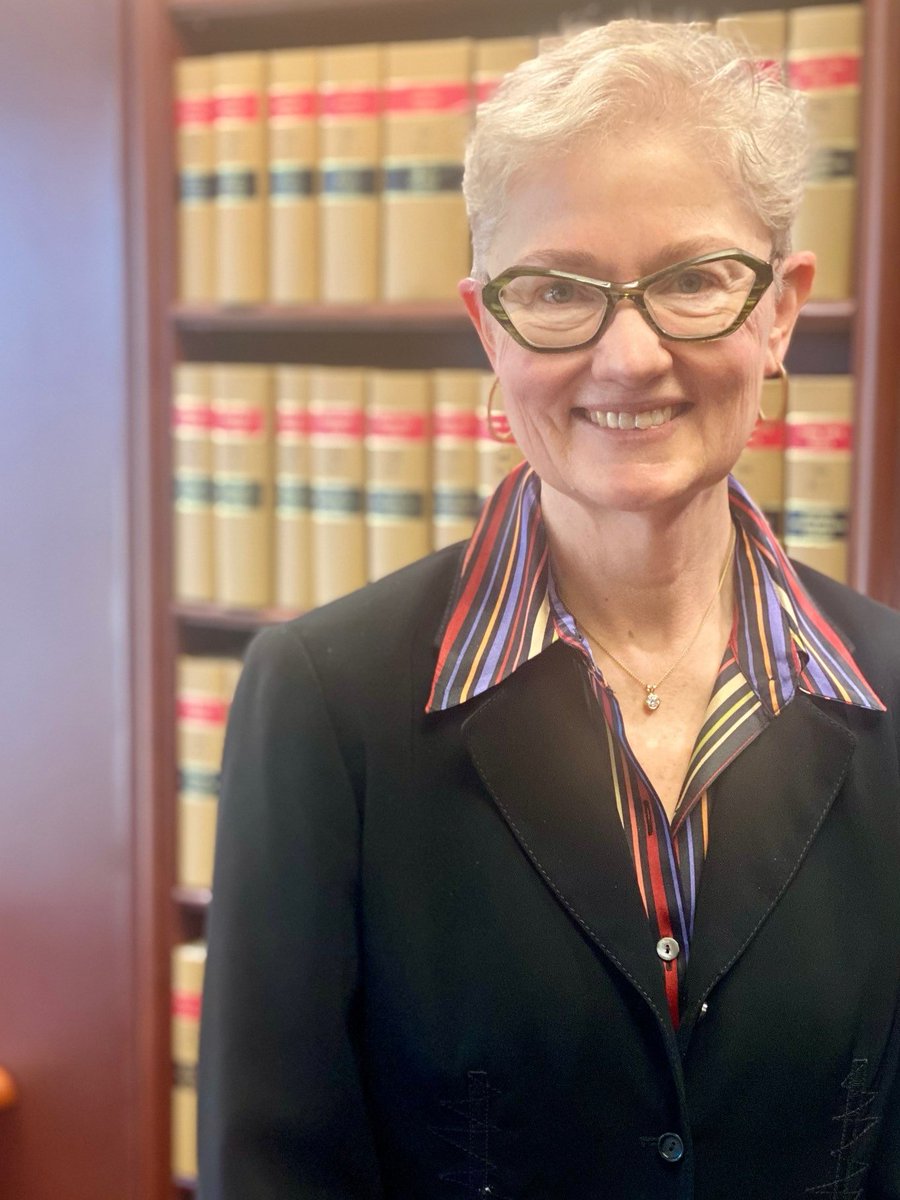 During a private ceremony held this morning, Justice Elizabeth Walker was sworn in as a judge of the Federal Court of Appeal.