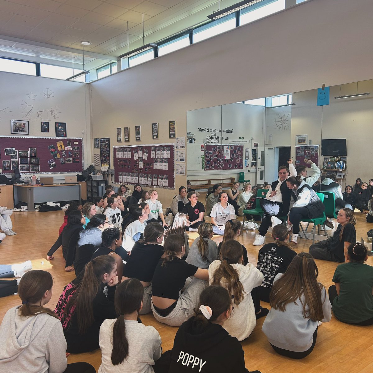 #TeamBEA in full force today in the Dance Studio! 
Inset Day used for a Dance Live! rehearsal, over 70 young people opting to coming in to better our piece as a group! 

2 BEA Dance alumni students back to give feedback as well 🤩

<a href="/BourneEndAcad/">E-ACT Bourne End Academy</a>