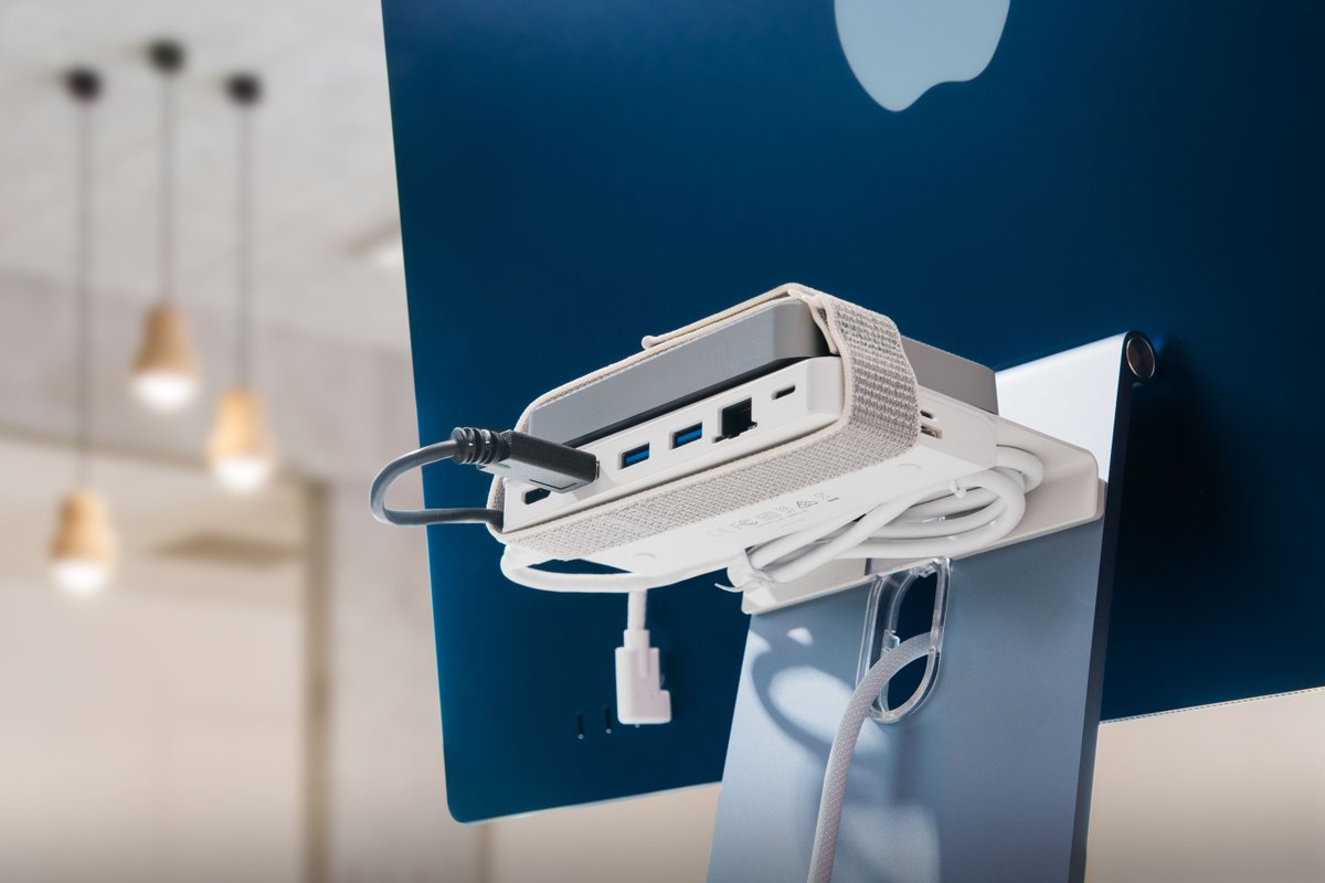 twelvesouth's tweet image. Are you a stickler for cleanliness? Conceal your hard drives and tangled cables behind your #StudioDisplay with #BackPack. This ingenious shelf not only organizes your workspace but also seamlessly blends with your device - it&apos;s part of the package😉  bit.ly/42RJ4Rk