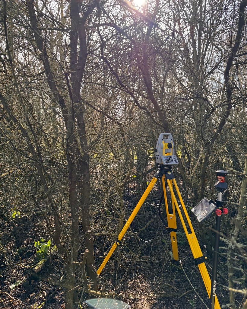 Going above and beyond on a #topographic #survey trying to find the boundary corners. 🥇No.1 for customer service and satisfied clients.

#landsurvey
#topographic
#boundaries
#development
#construction
#planning