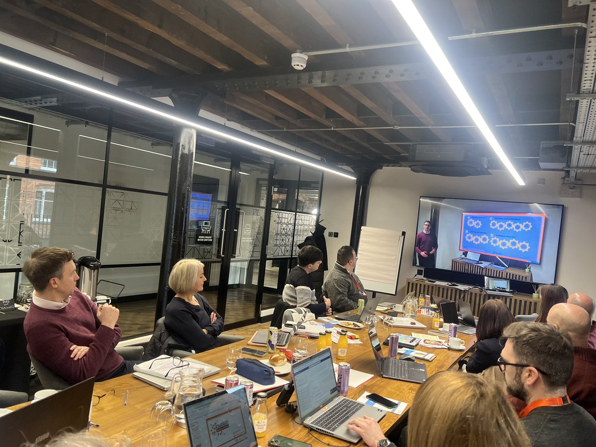 BillesleySchool's tweet photo. ELEs on screen! Working on @EducEndowFoundn key strategy of exemplification. Watch this space! https://t.co/jSoTFjuVHY