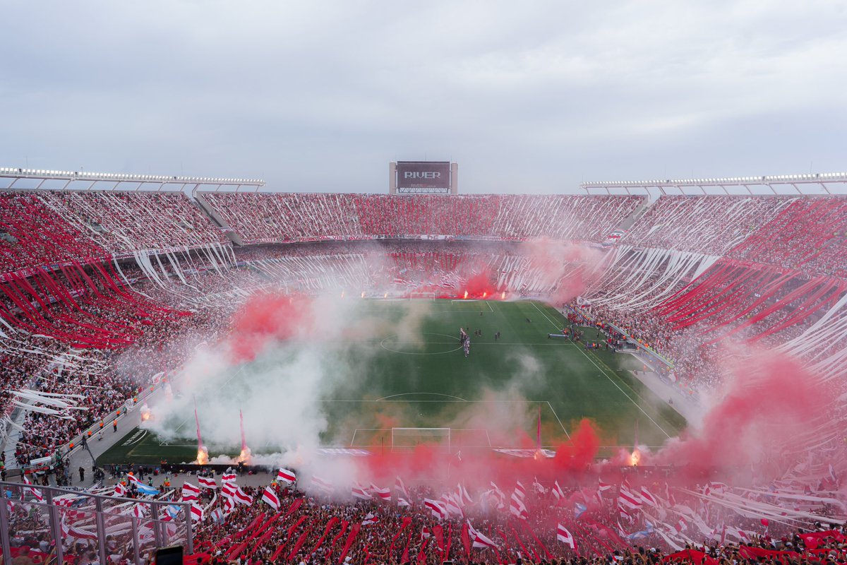 RiverPlate's tweet photo. 𝑬𝒍 𝒎𝒂́𝒔 𝒈𝒓𝒂𝒏𝒅𝒆 𝒅𝒆 𝒍𝒂 𝒉𝒊𝒔𝒕𝒐𝒓𝒊𝒂 ⚪️❤️⚪️ https://t.co/JTmEZhsm1s