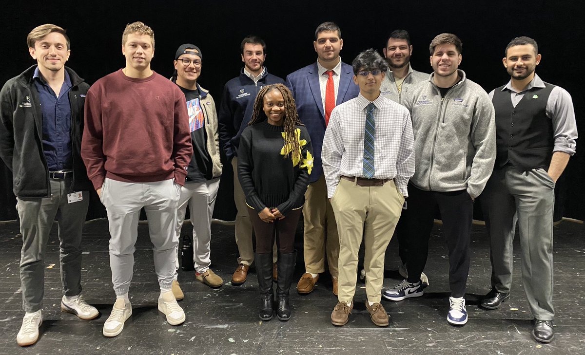 The Magis Society and SJJ Medical Club recently hosted a panel of medical professionals/med students. It was a great opportunity for Titans!  Our thanks to Mario Markho ‘16, Matthew Orchard ‘16,  Mazzin Elsamaloty ‘14, Alan Fahoury ‘18, Pat Gorman ‘17, Ben Klein ‘16. #MenForOther