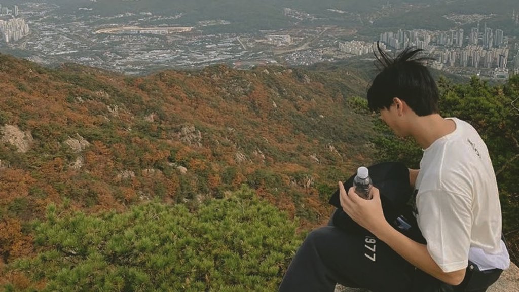 EB0YRM's tweet image. if comfort was a person ♡