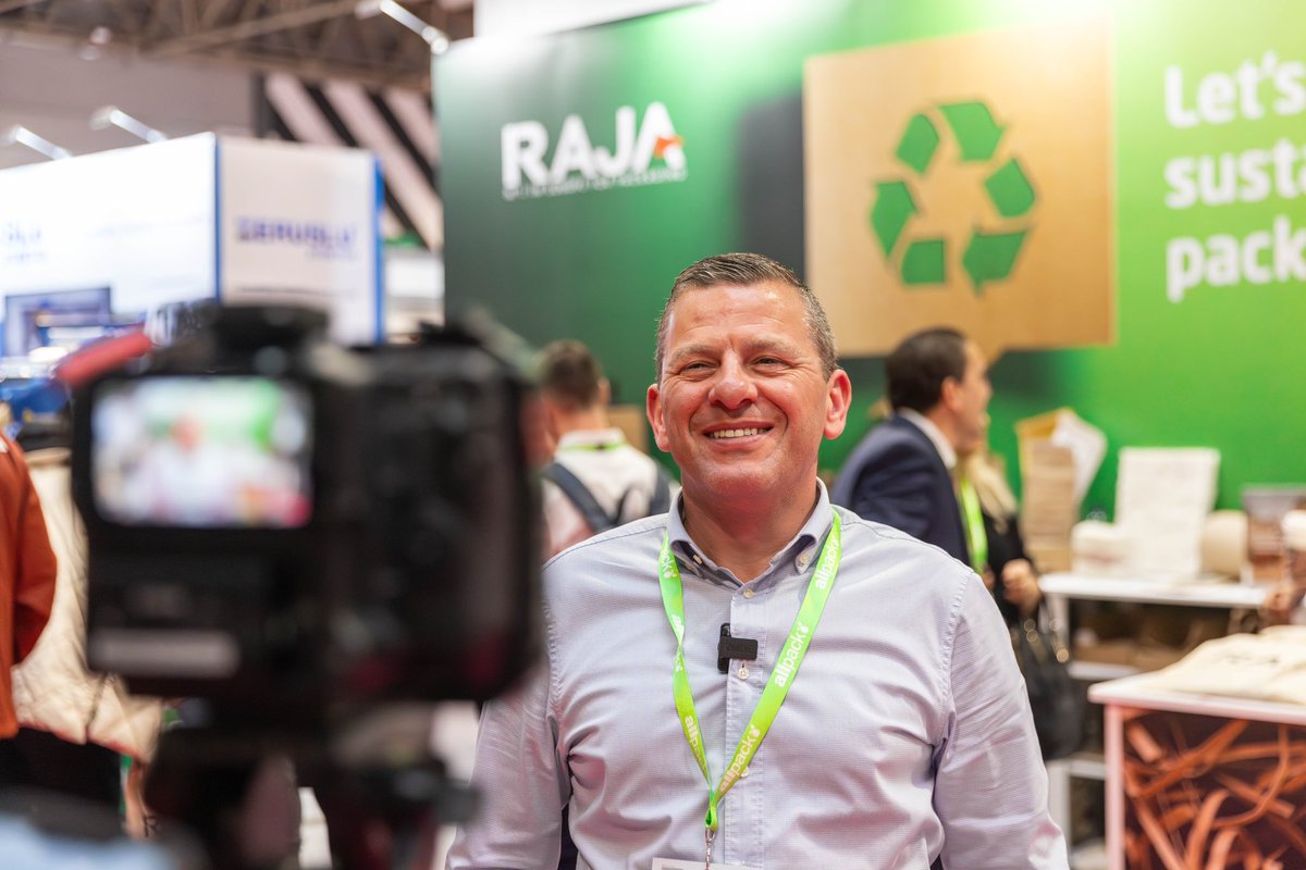 🎥 #BTS at the Packaging Innovation Event at the National Exhibition Centre in Birmingham filming the stand for RAJA Packaging UK 📦 #M3Media #RAJA #Packaging #PackagingSolutions #Recycling