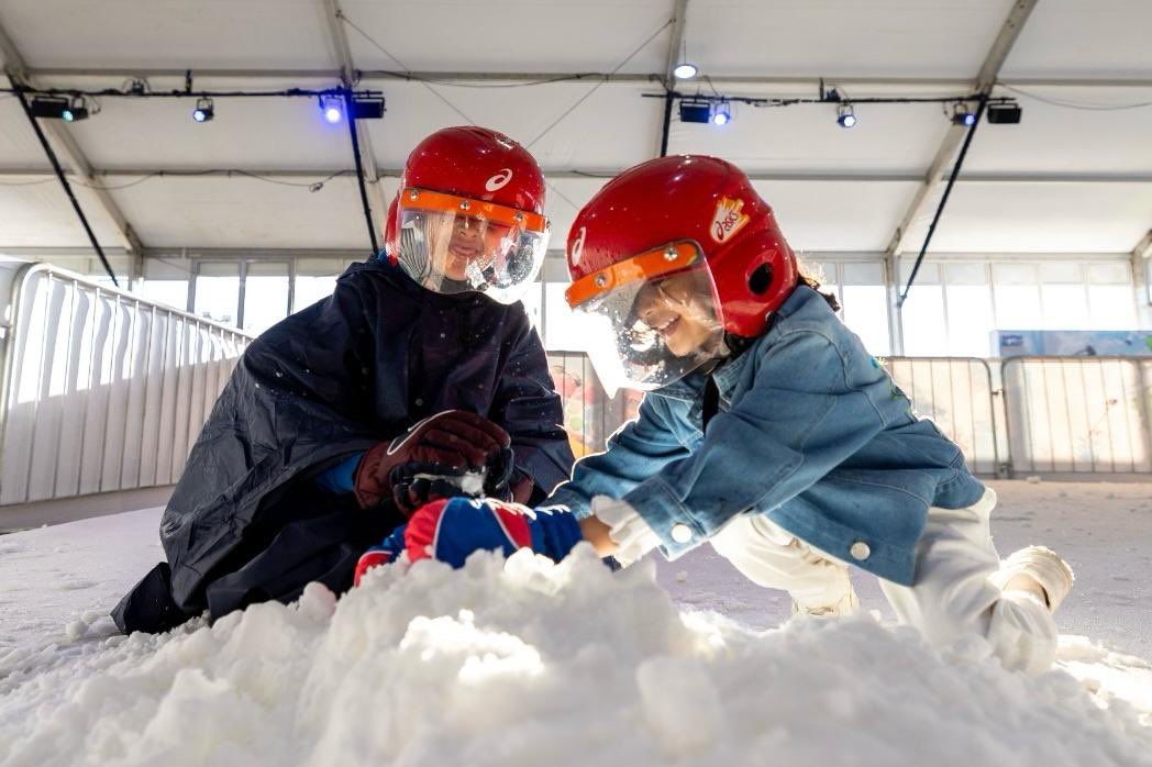 Turki_alalshikh's tweet photo. Visitors enjoy the #SnowBlastKSA2024 Event ❤
A fun atmosphere full of various snow activities ⛄❄

Book your tickets now 🎟
https://t.co/EfNbQ3o1YO

#BigTime
#RiyadhSeason
#برنامج_جودة_الحياة https://t.co/McJkD1kg8b