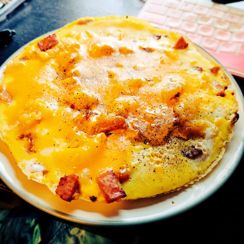 RemakingMonica's tweet photo. Today's frittata... smoked sausage, acorn squash and extra sharp cheddar. This meal never gets old.
#LowCarbLife #Keto #ProteinUp https://t.co/K3gCLobC9r