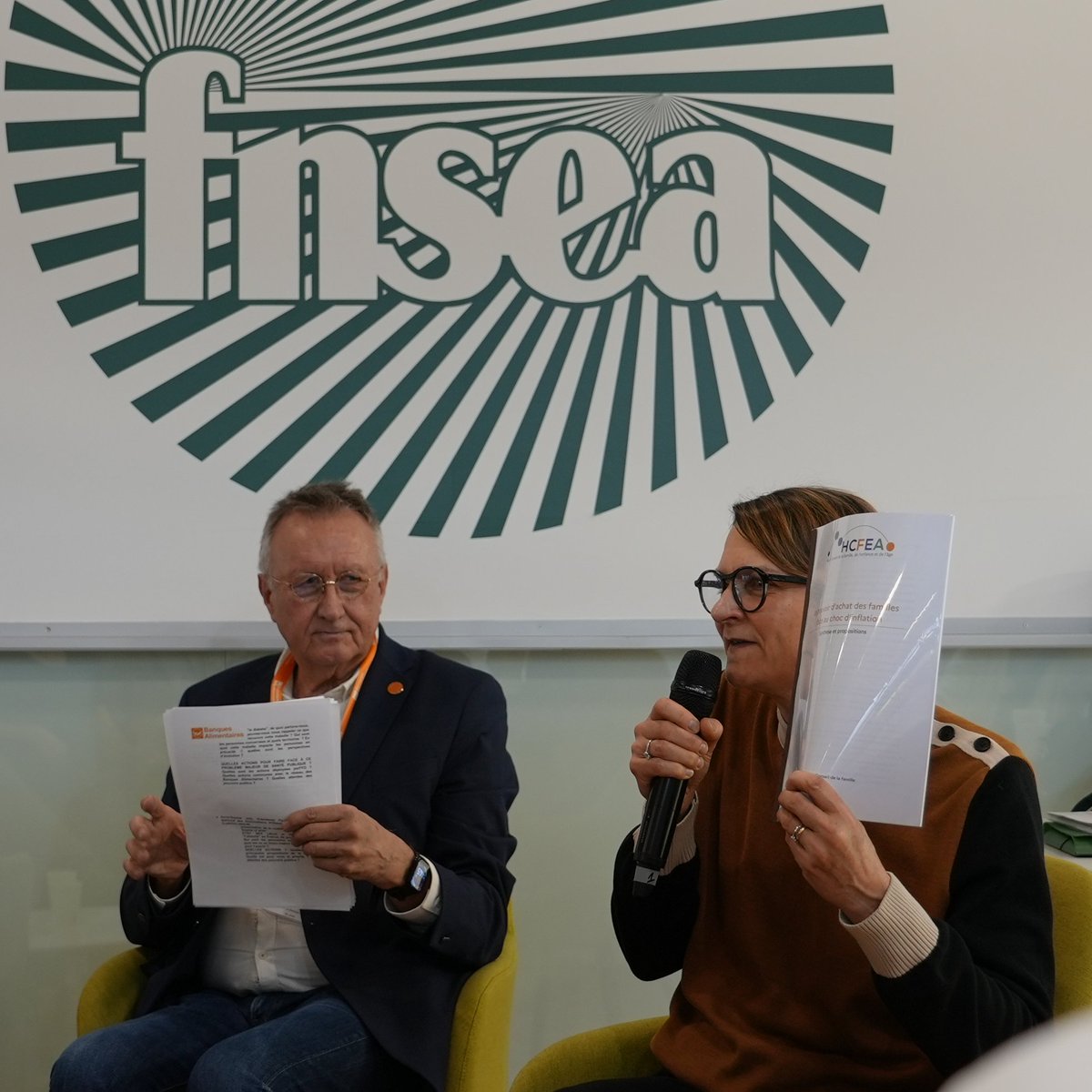 #SIA2024 | 🗓️ Sur notre stand #FNSEA - <a href="/BanquesAlim/">Banques Alimentaires</a> ont mené une nouvelle étude sur l'état de santé et les habitudes alimentaires des personnes accueillies dans le cadre du programme "Bons Gestes, Bonne Assiette."

🎙️ <a href="/HelenePerivier/">Hélène Périvier</a> - Présidente du Conseil de la famille : "Dès