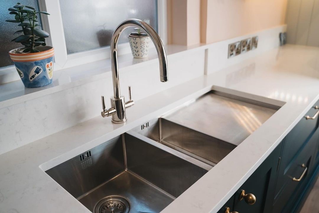 When choosing an 1810 stainless steel sink, we have a range of options to choose from. Visit our website to find out more:

💻: the1810company.co.uk
📸: belvoirinteriors (Instagram)

#The1810Company #Sinks #InteriorDesign #KitchenDesign #NewKitchenIdeas