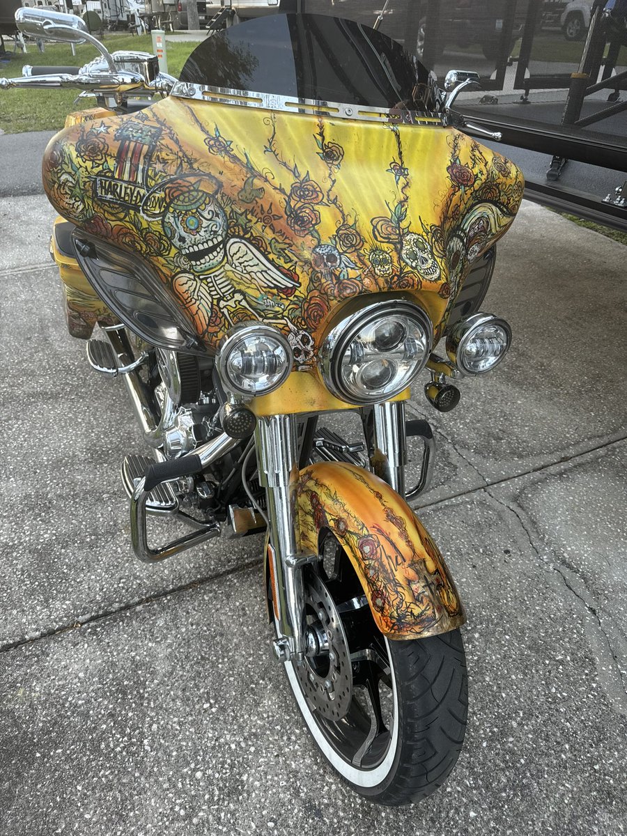 Met the PB Chopper guy at the RV Park today….Wow!!! m.facebook.com/photo.php?fbid…