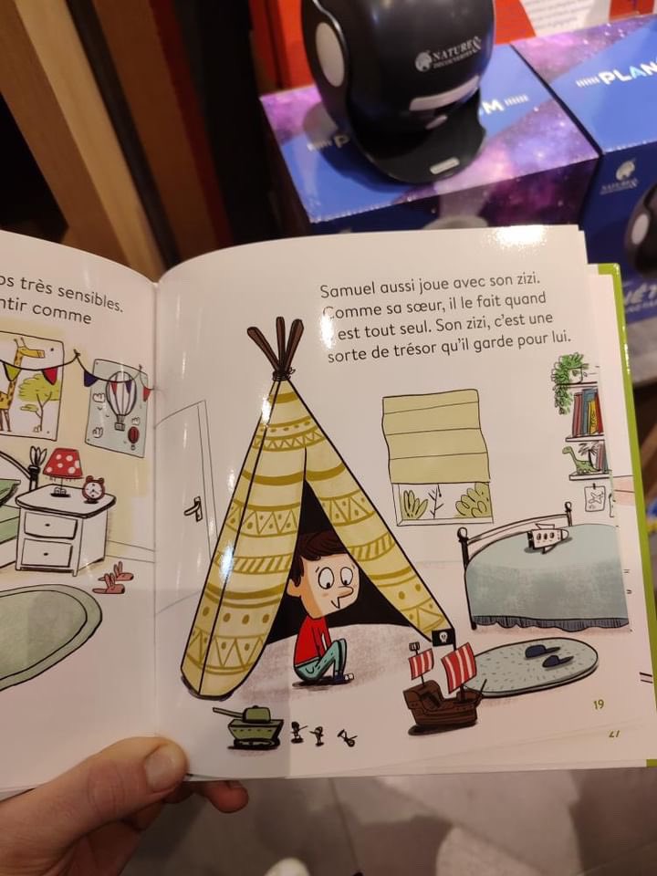 MediasPawer's tweet image. Je viens de me balader à la @Fnac et je tombe sur ça ! Ce livre est destiné à des enfants de 5 ans. 

&quot;Olivia aime bien ça. Dans sa chambre, elle se repose en caressant sa zézette&quot;. 

Voilà ce qu&apos;on apprend à des enfants de 5 ans. Stoppons cette folie pervers.
