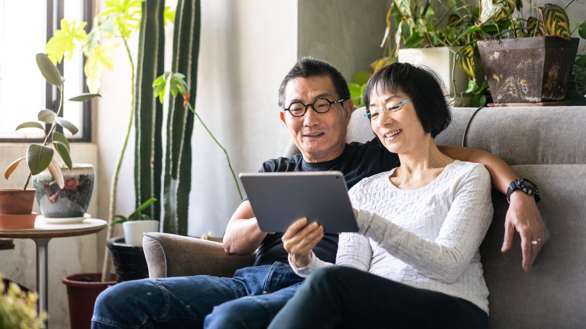 ConEdison's tweet photo. If you receive governmental financial assistance and need help paying your utility bill, we have programs and payment plans that can help you save on energy costs throughout the year. Learn more and check eligibility at https://t.co/wpIaCUq4si. #billhelp https://t.co/DsANQVmUTh