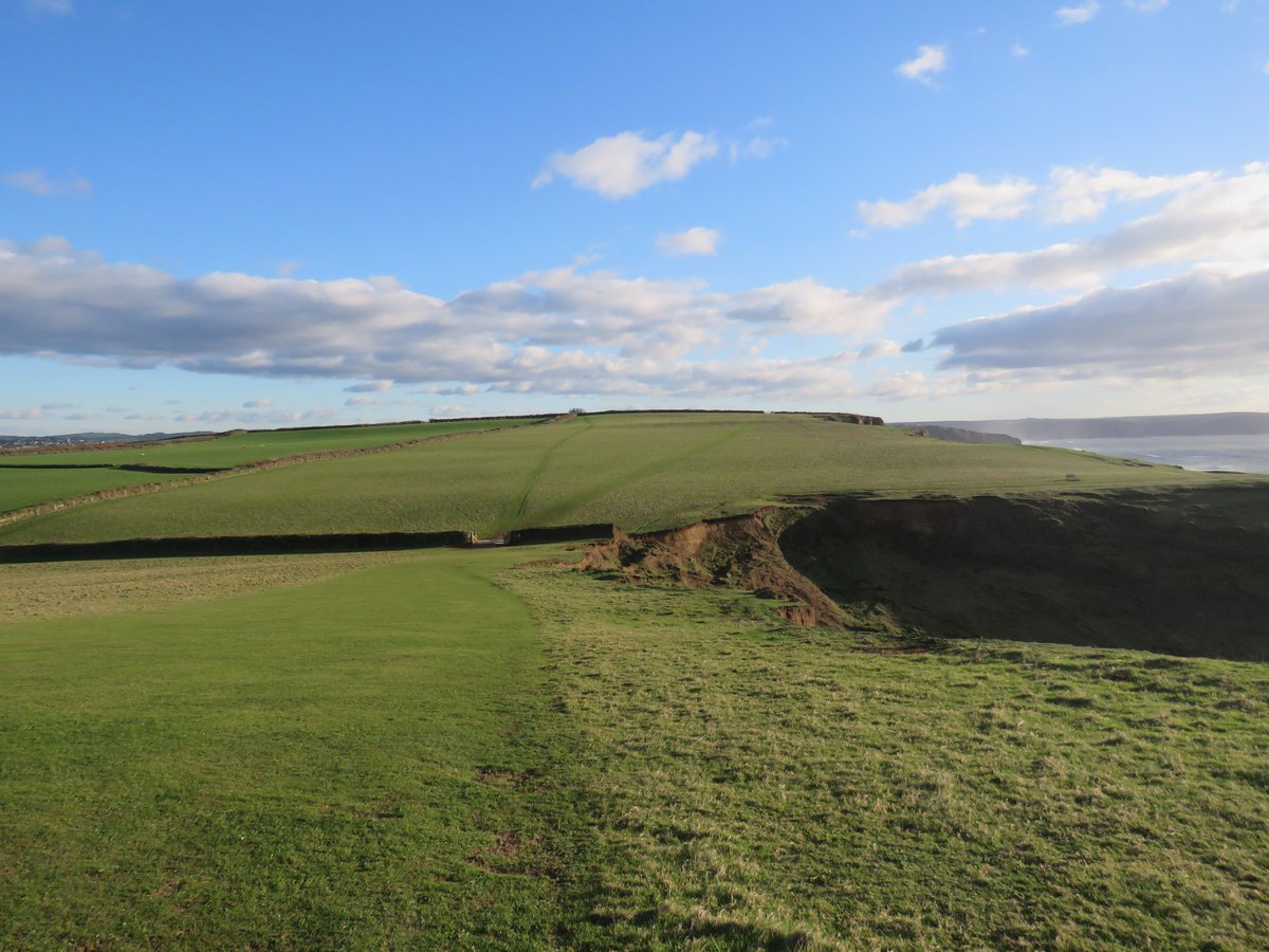 You don't get a view like this in a gym, and it's a free workout too. Beautiful in the sunshine today,  with a hint of warmer days to come. #Bude #Cornwall #coastalwalks