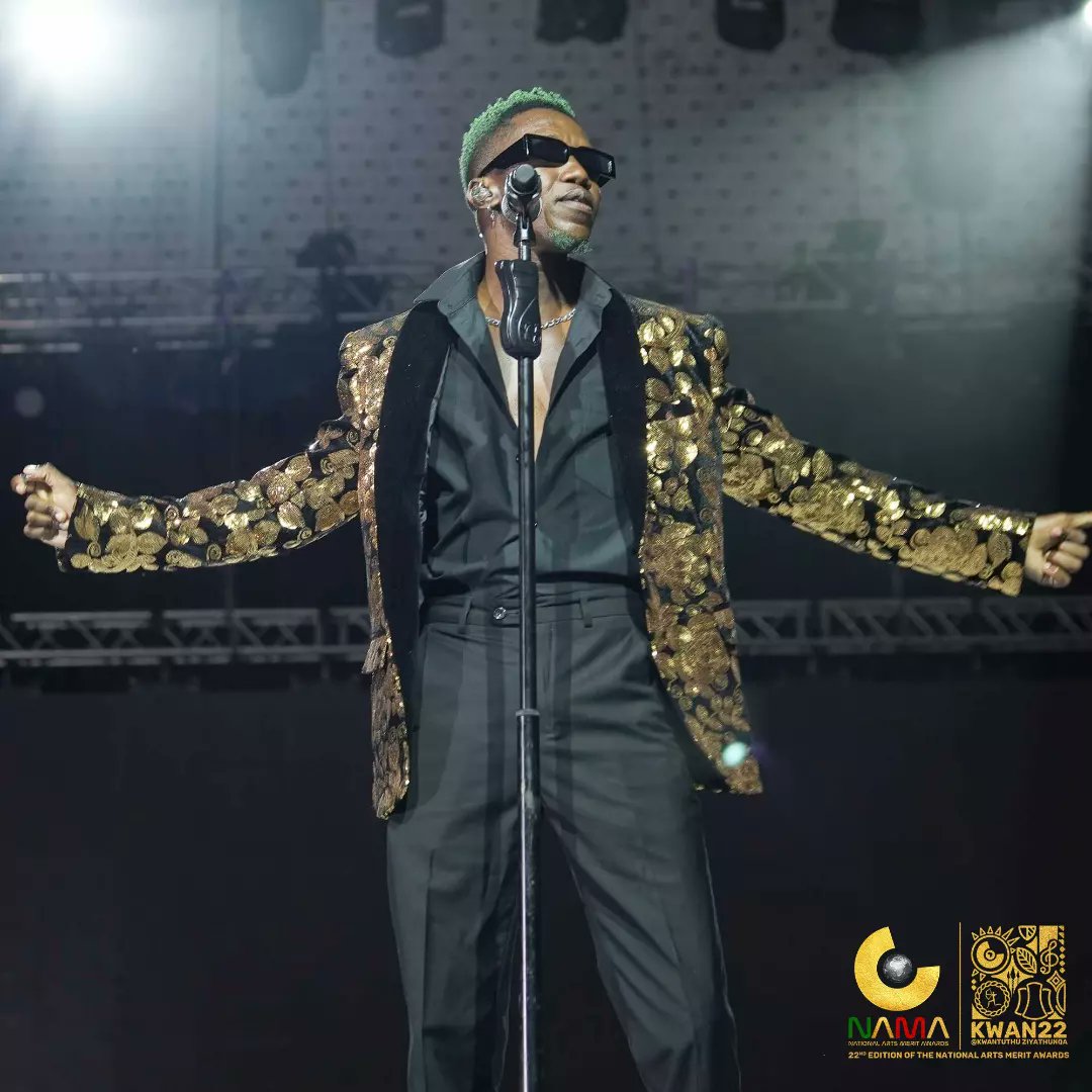 A superstar is defined by his swagger on the biggest stages...🕴️🔥🎶 MJ can sing, Ladies and Gentlemen🎤👌💚 The look though...🔥🔥🔥🔥Admin approves...💯👌@iammjsings #KWAN22 #NAMA22 #NAMAKWAN22 #NAMA22BYO #NAMA
