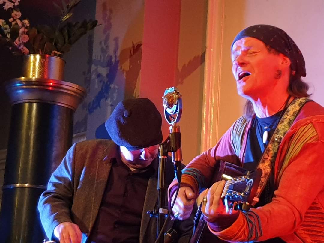 About last night. Thanks to all who came to listen. Volkmar Zimmermann on lap steel. The beautiful @CLRoom, #Copenhagen #singersongwriter #originalsongs #originalsins #ItsOKImStillLaughing