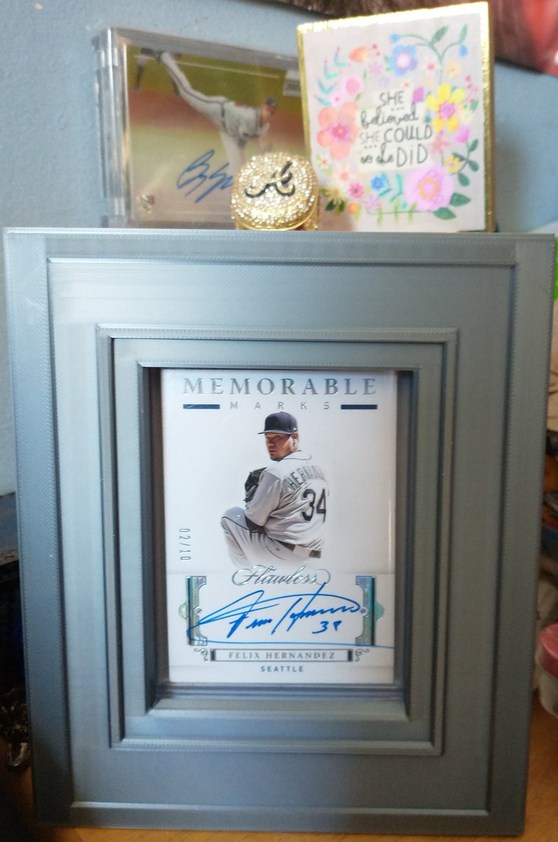 My Etsy frame I ordered for the King got here looks good dude 👑 ... One day I'll have my own memorabilia roomishk #thehobby #femalecollector #kingfelix #braves #peekaboo @frank_lubatti @brianjb1988  @CardPurchaser