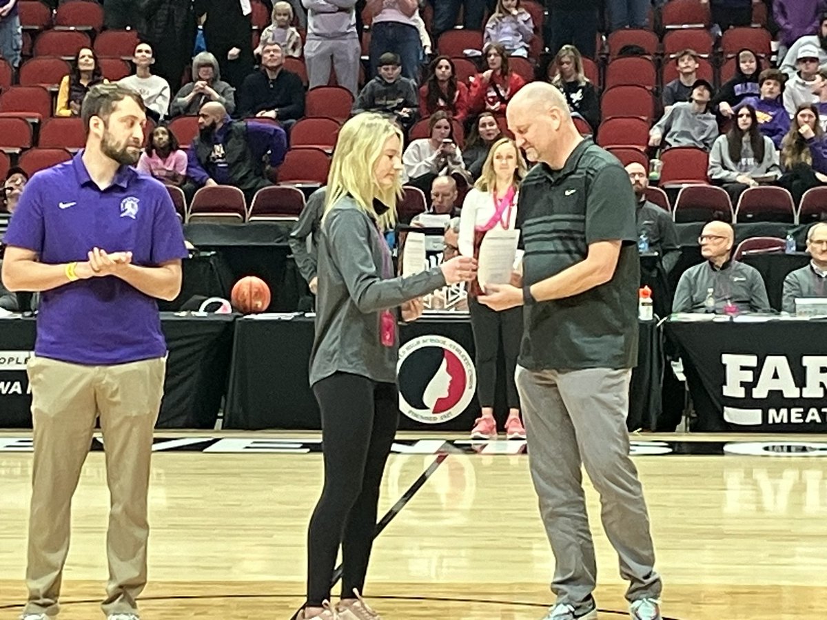 Congratulations to @AnkenyFanatic photographer @druewolfephoto, the recipient of the sportsmanship award from @ACHSGBBALL prior to today’s Class 5A quarterfinal vs. Waukee. Well deserved!