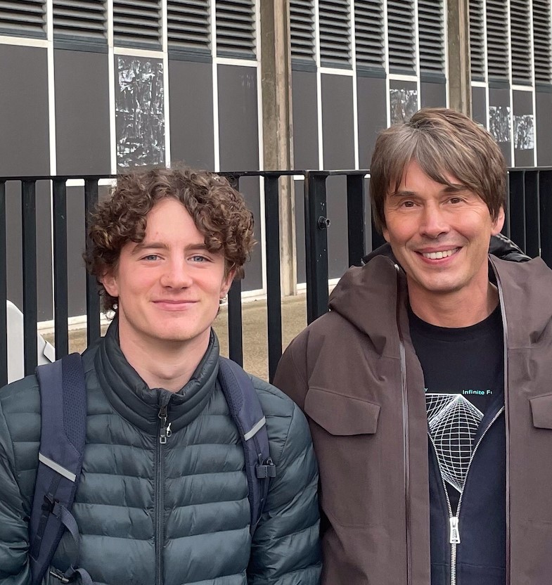 LiverpoolBCS's tweet photo. Daniel, Class of ’23, is now studying Physics at Manchester. He enjoys the course & would recommend to anyone into physics (but expect to work hard!)
#profbriancox is one of his lecturers, teaching Special Relativity & Quantum Physics, by far, 2 of the most interesting topics! https://t.co/iR3NsF98Dt