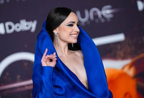 sofiscarsons's tweet image. her smile 🥺