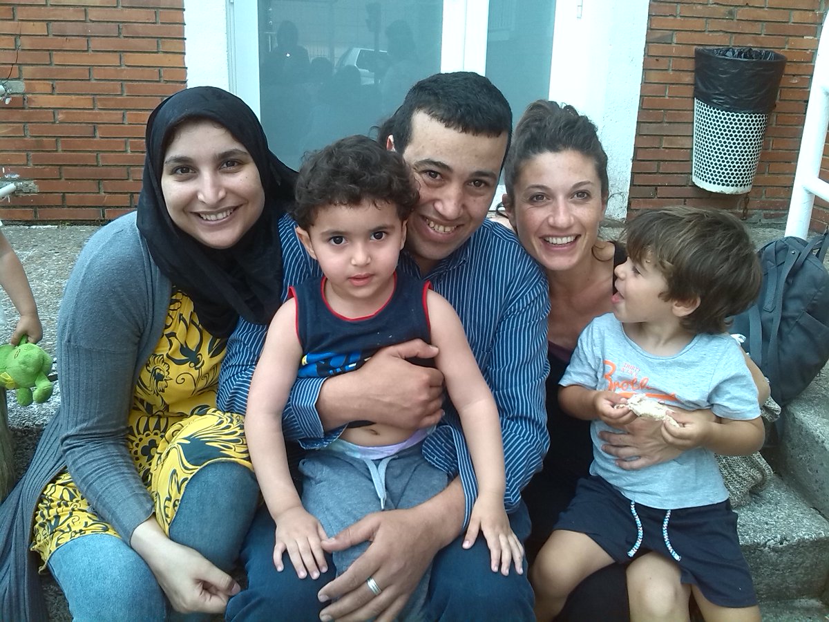 🙌🏽 ¡Arrancamos nuevo proyecto de #EducaciónEnValores! "Familia Laguna" unirá a familias recién llegadas a #Araba con familias locales para fomentar la convivencia intercultural en el ámbito educativo y en el entorno comunitario. Te lo contamos aquí ➡️fundacionadsis.org/es/familia-lag…